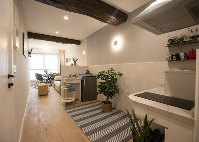 Altzoan Boutique&parking * Zarautz